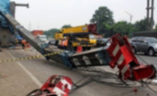 Featured image for the blog post - What Are the Common Causes of Crane Accidents?