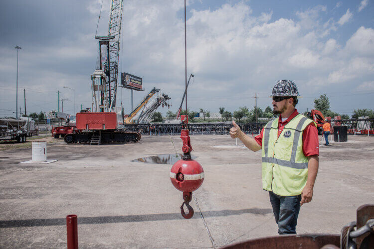 Featured image for the blog post - Crane Operator Signal Person - What are the Requirements?